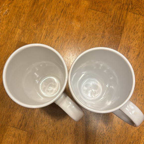 (2) unused Four Star Christmas mugs. 12oz. - Picture 6 of 6